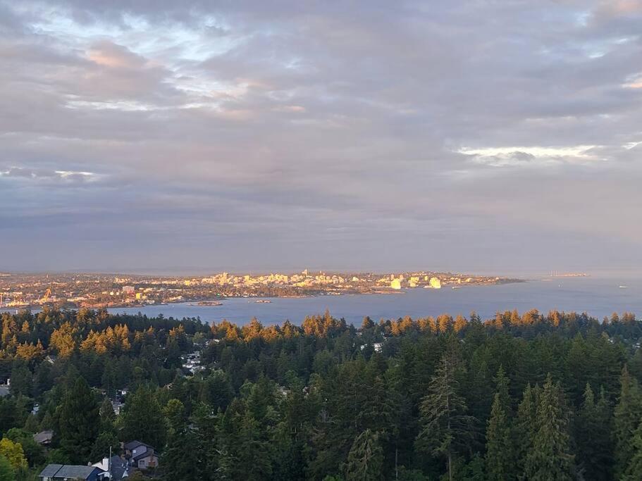 Apartamento Eagle'S View Penthouse Victoria Exterior foto
